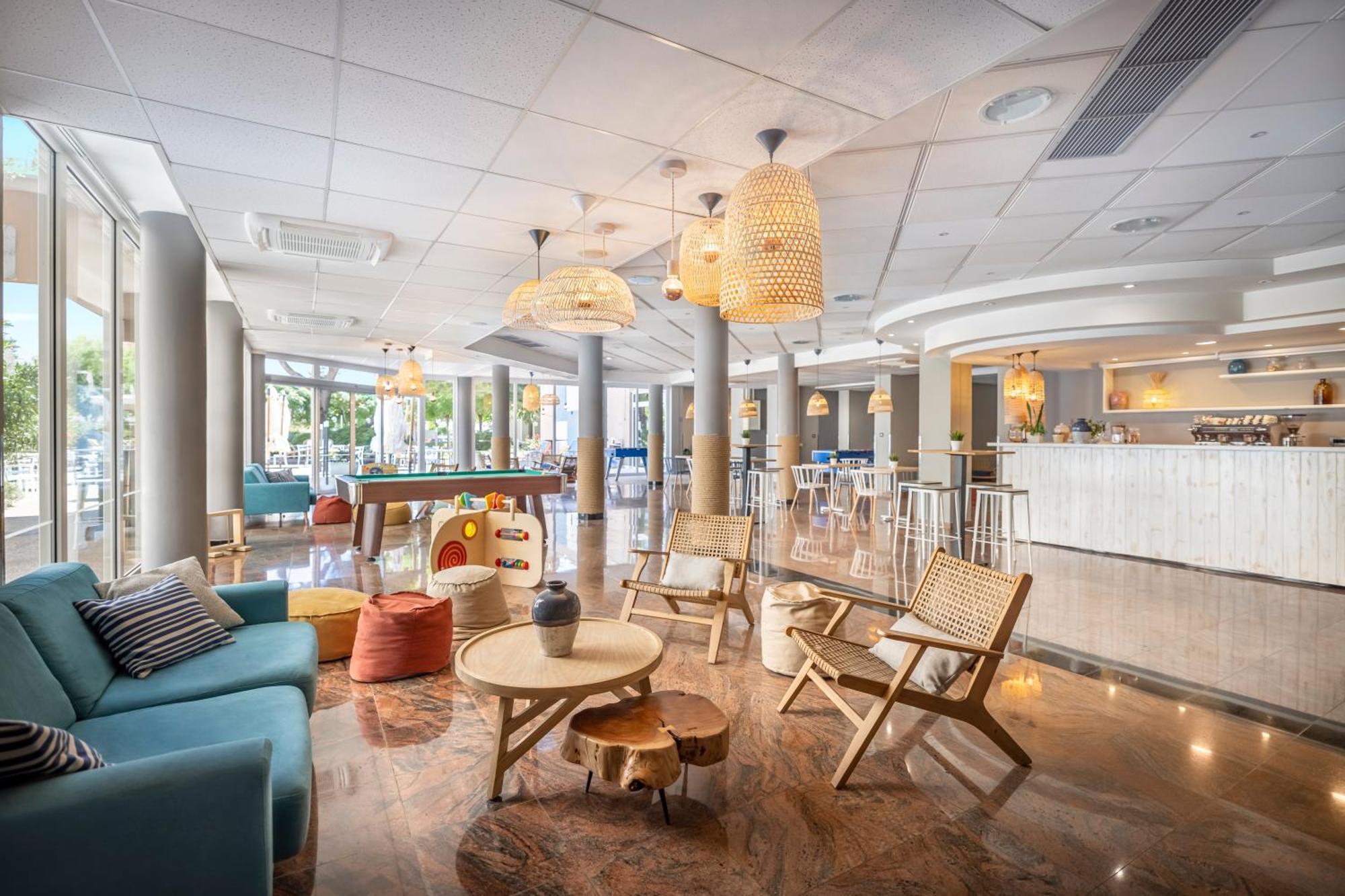 Sunny Baska Hotel By Valamar, Ex Corinthia מראה חיצוני תמונה